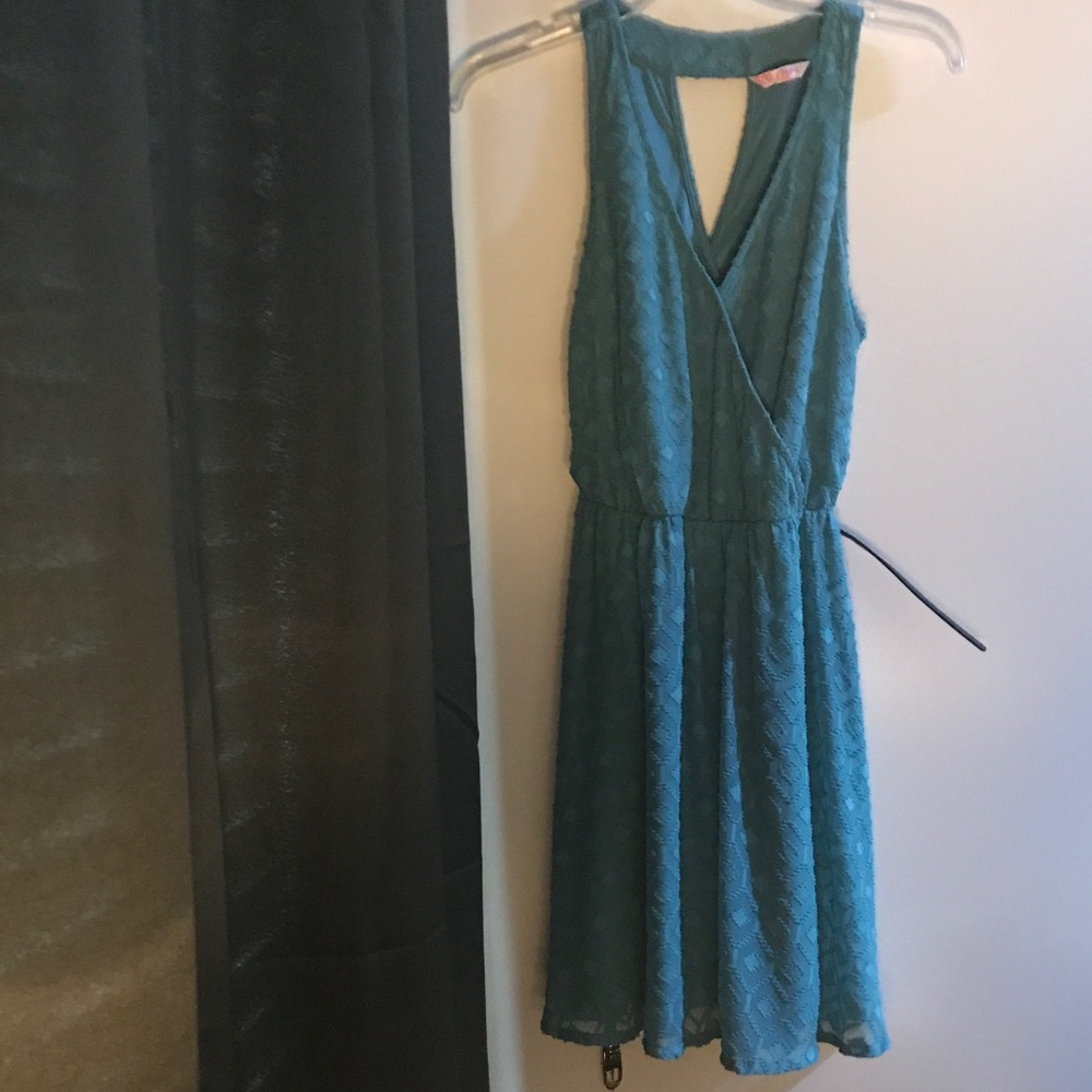 Candie’s dark teal dress